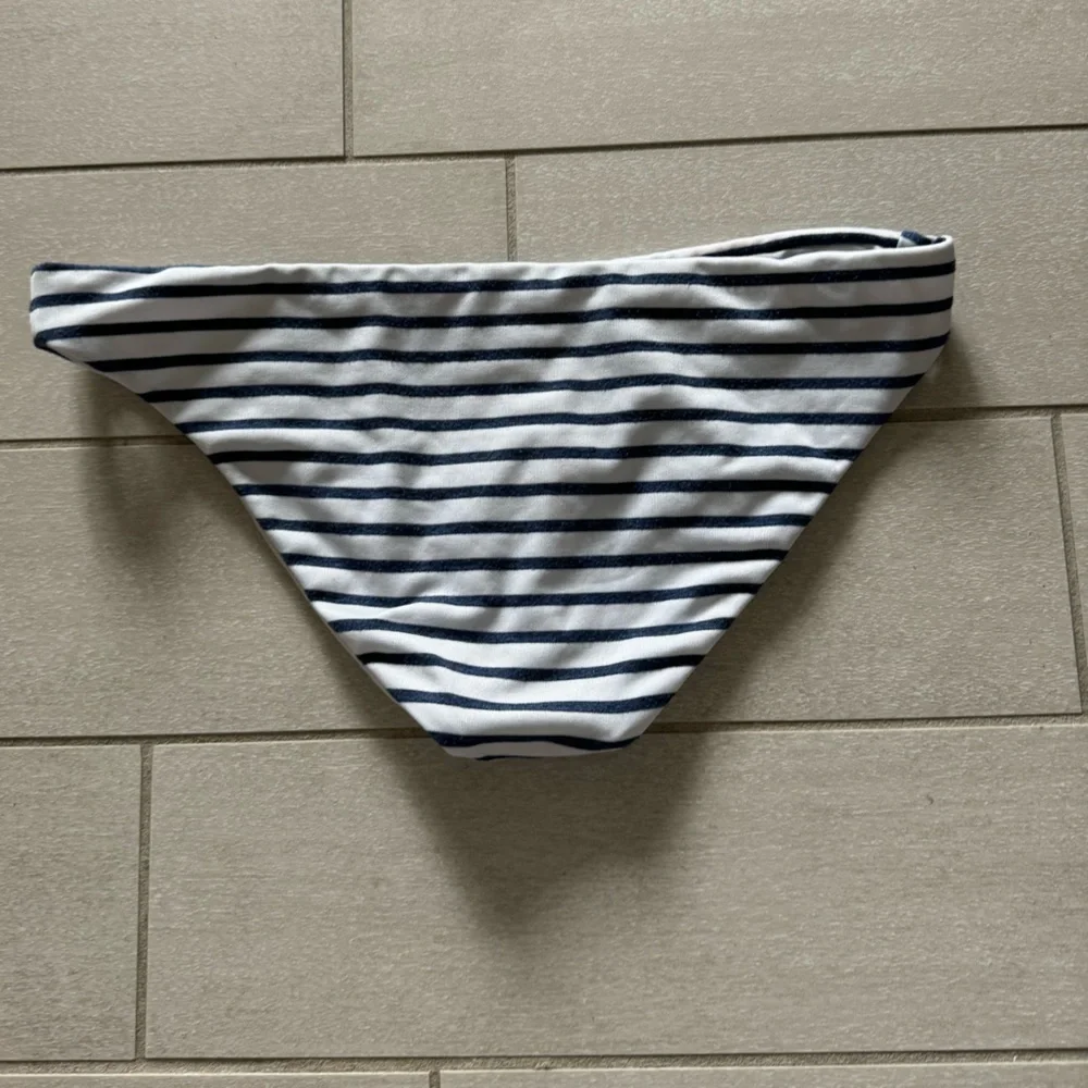Splendid Ruffle Stripe Bikini - Picture 5 of 5